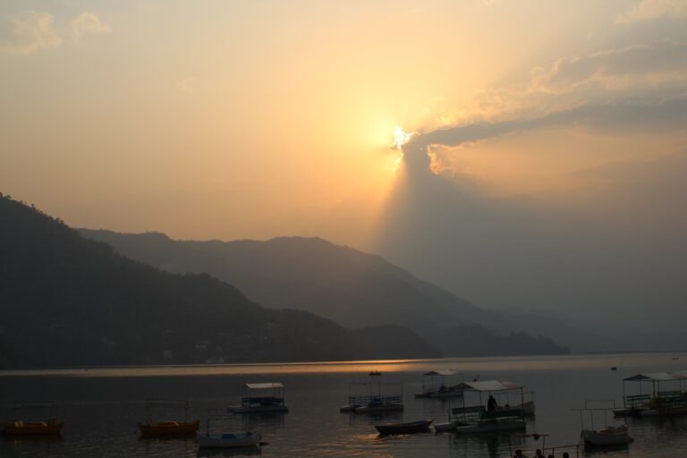Pokhara Travel Guide 2026: Lakes, Viewpoints & Gateway to Annapurna