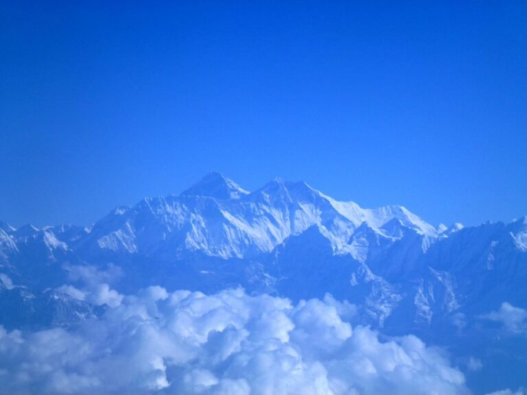 Everest Helicopter Tours 2026: Prices, Routes, Safety & Booking Tips